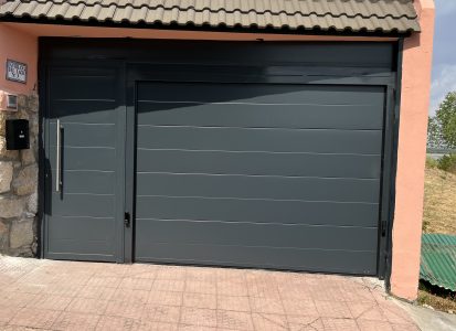 Puerta seccional de alta calidad