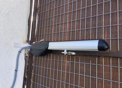 motor puerta abatible