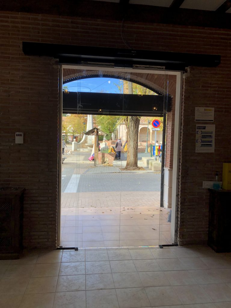 Sistemas de apertura automática en vidrio