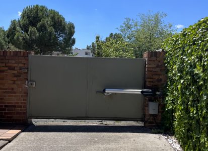 Puertas oscilantes de una sola hoja