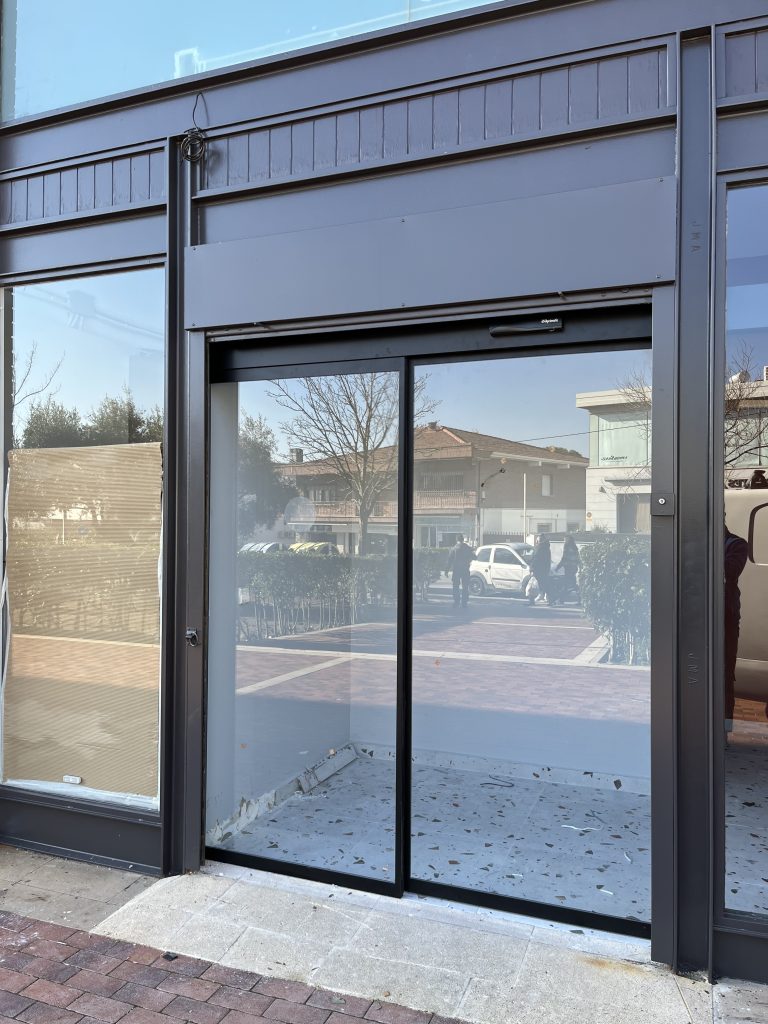 Accesos de cristal automatizados